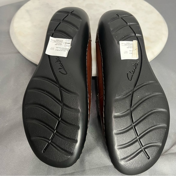 Clarks Ashland Bubble Loafers Slip On Comfort Brown Leather Women 6W Wide Petite - Picture 6 of 13